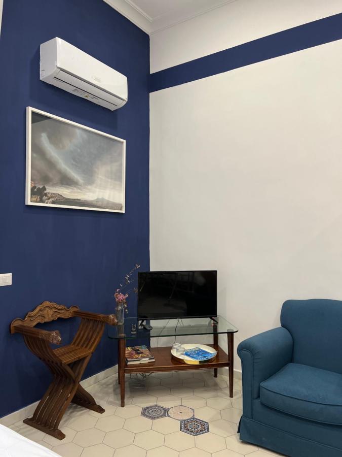 Sibilla Napoli Acomodação com café da manhã Exterior foto